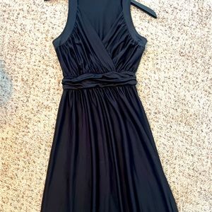 Long sleeveless black dress (medium)